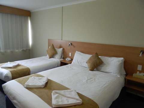 Ciloms Airport Lodge - Tourism Gold Coast 23