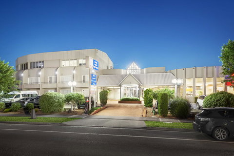 Ciloms Airport Lodge - Tourism Gold Coast 0