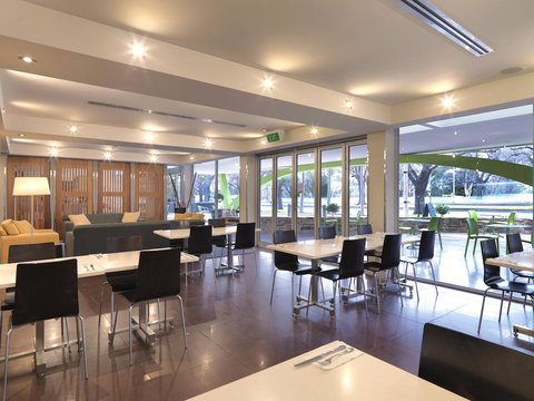 The Parkmore Hotel - Tourism Gold Coast 20