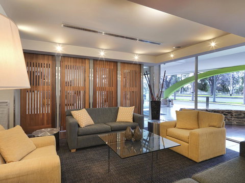 The Parkmore Hotel - Tourism Gold Coast 21