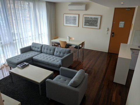 Phillip Island Apartments - Gold Coast 3