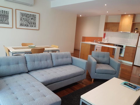 Phillip Island Apartments - Gold Coast 2