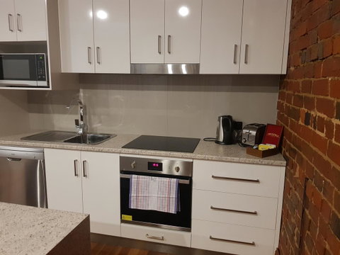 Sublime Spa Apartments - Tourism Gold Coast 7