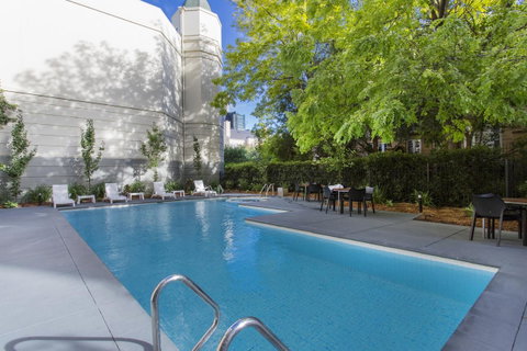 Mantra On Jolimont Melbourne - Tourism Gold Coast 1