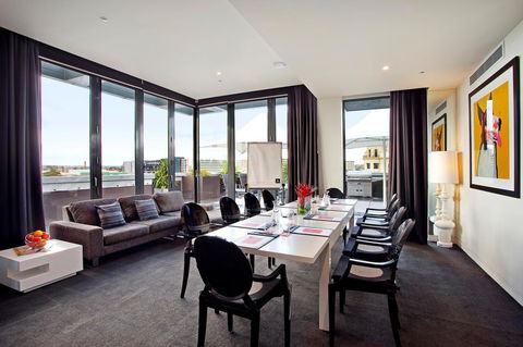 The Cullen Melbourne - Art Series - Tourism Gold Coast 21