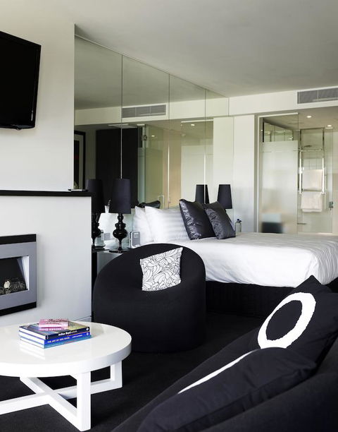 The Cullen Melbourne - Art Series - Tourism Gold Coast 26