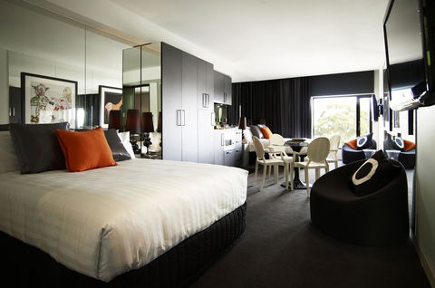 The Cullen Melbourne - Art Series - Tourism Gold Coast 16