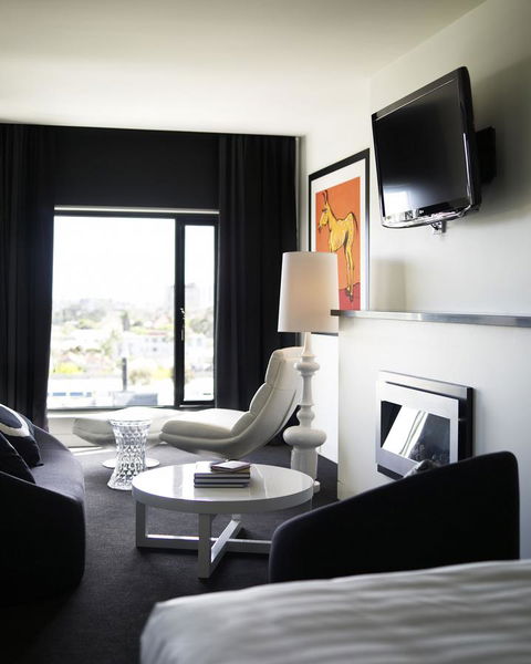 The Cullen Melbourne - Art Series - Tourism Gold Coast 13