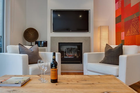 Capella Villa No. 4 - Stunning Luxury Decor Inside And Out - Tourism Gold Coast 2