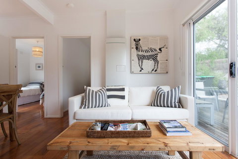 Capella Villa No. 4 - Stunning Luxury Decor Inside And Out - Tourism Gold Coast 3