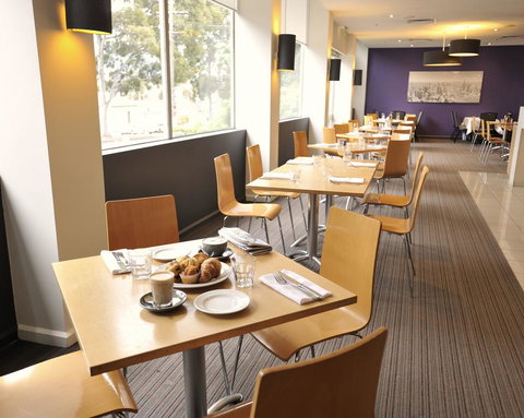 Mercure North Melbourne - Tourism Gold Coast 3