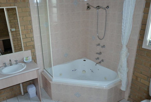 Tropicana Motor Inn - Tourism Gold Coast 13