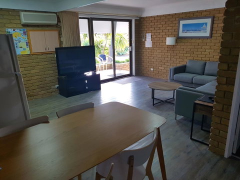 Tropicana Motor Inn - Tourism Gold Coast 33