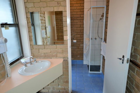 Tropicana Motor Inn - Tourism Gold Coast 11