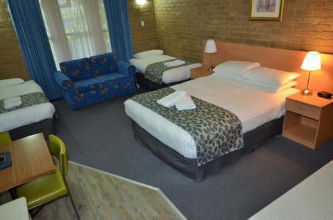 Tropicana Motor Inn - Tourism Gold Coast 7