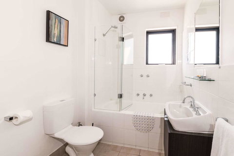 Comfort Hotel East Melbourne - Tourism Gold Coast 2