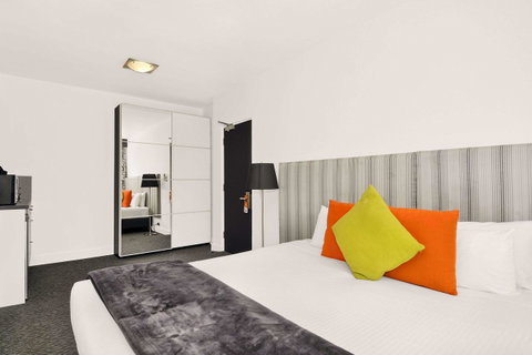 Comfort Hotel East Melbourne - Tourism Gold Coast 12