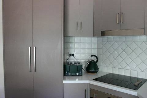 Luxury Abalina Cottages - Tourism Gold Coast 39