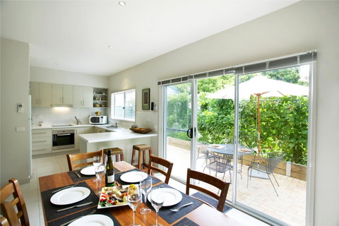 Luxury Abalina Cottages - Tourism Gold Coast 28