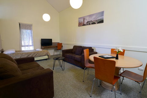 Executive Hideaway - Gold Coast 12