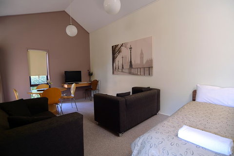 Executive Hideaway - Gold Coast 17