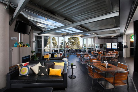 Atura Dandenong - Gold Coast 6