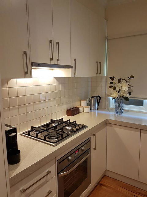 Healesville House - Fig Tree House - Tourism Gold Coast 4