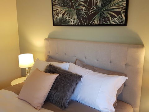 Healesville House - Fig Tree House - Tourism Gold Coast 11