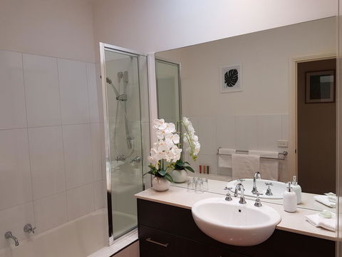 Healesville House - Fig Tree House - Tourism Gold Coast 16
