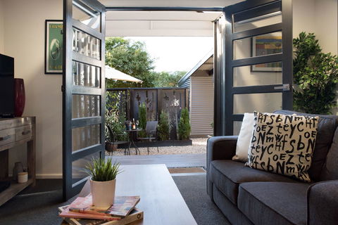 East Street Daylesford - Tourism Gold Coast 12