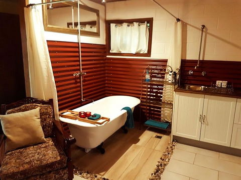 The Cabin - Tourism Gold Coast 2