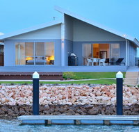 The Carnarvon Luxury Canal Home - Gold Coast