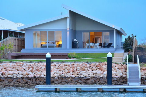The Carnarvon Luxury Canal Home - Gold Coast 0