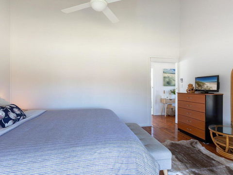 The Chalet At Callala Beach - Beach House Character - Tourism Gold Coast 2