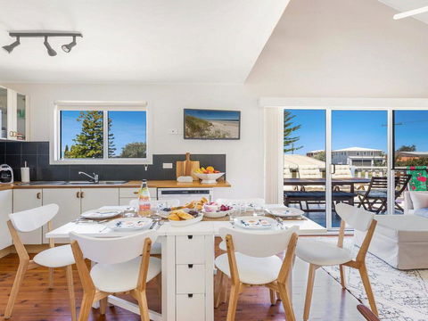 The Chalet At Callala Beach - Beach House Character - Tourism Gold Coast 3