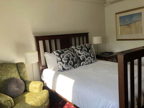 The Corner Hotel Alexandra - Tourism Gold Coast 2