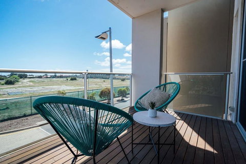 The Cove @ New Port-Pool - Spa - Sauna - Gym & More - Tourism Gold Coast 1