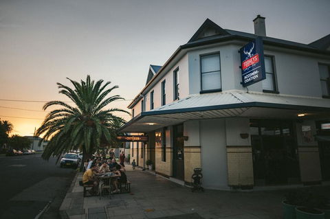 The Criterion Hotel - Tourism Gold Coast 0