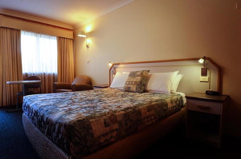The Crossing Motel - Tourism Gold Coast 0