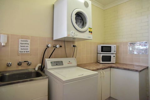 The Crossing Motel - Tourism Gold Coast 3
