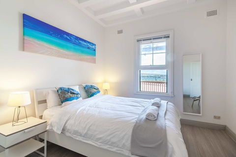 The Darlingbay - CBD Harbour View Escape - Tourism Gold Coast 0