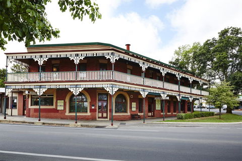 The Daylesford Hotel - Tourism Gold Coast 1