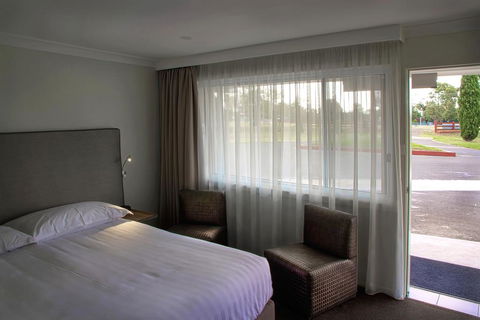 The Duck Inn Apartments - Tourism Gold Coast 1