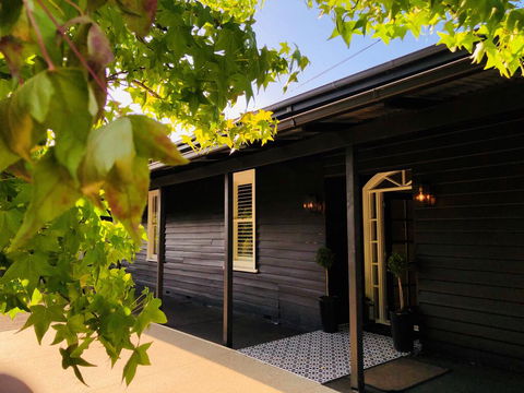 The Dudley Boutique Hotel - Tourism Gold Coast 1