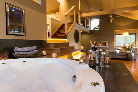 The Edge Villa - Tourism Gold Coast 0