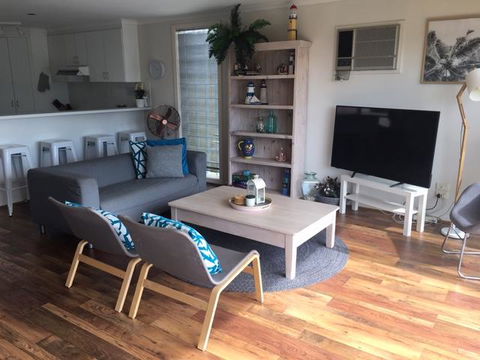 The Esplanade Holiday Home - Tourism Gold Coast 1