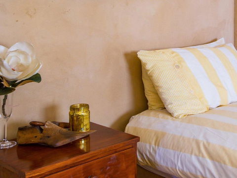 The Farmhouse - Grape Vines And Rolling Green Hills - Tourism Gold Coast 3