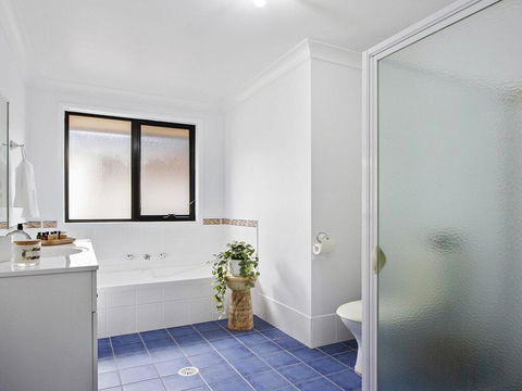 The Great White - Beach Living At Its Best - Tourism Gold Coast 2