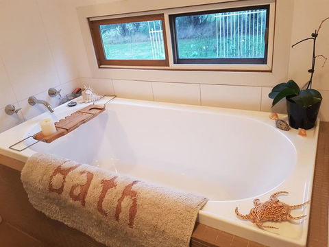 The Gurdies Room With Amazing Sunset Views - Tourism Gold Coast 2