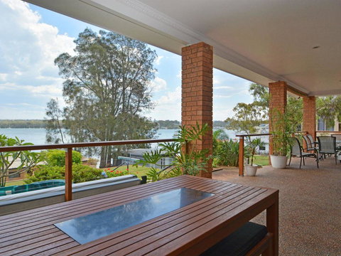 The House On The Lake @ Fishing Point, Lake Macquarie - Honestly Put The Line In And Catch Fish - Gold Coast 0